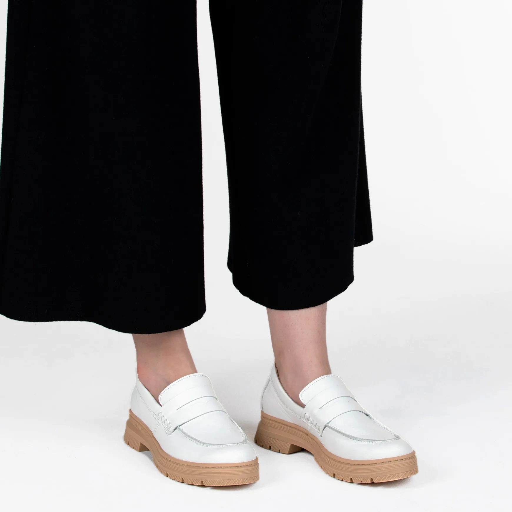 NOKI Naisten loaferit