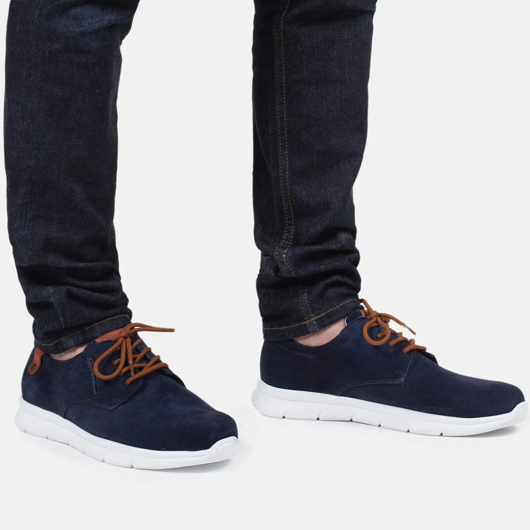 TIKKA Miesten mokkanahka sneakerit
